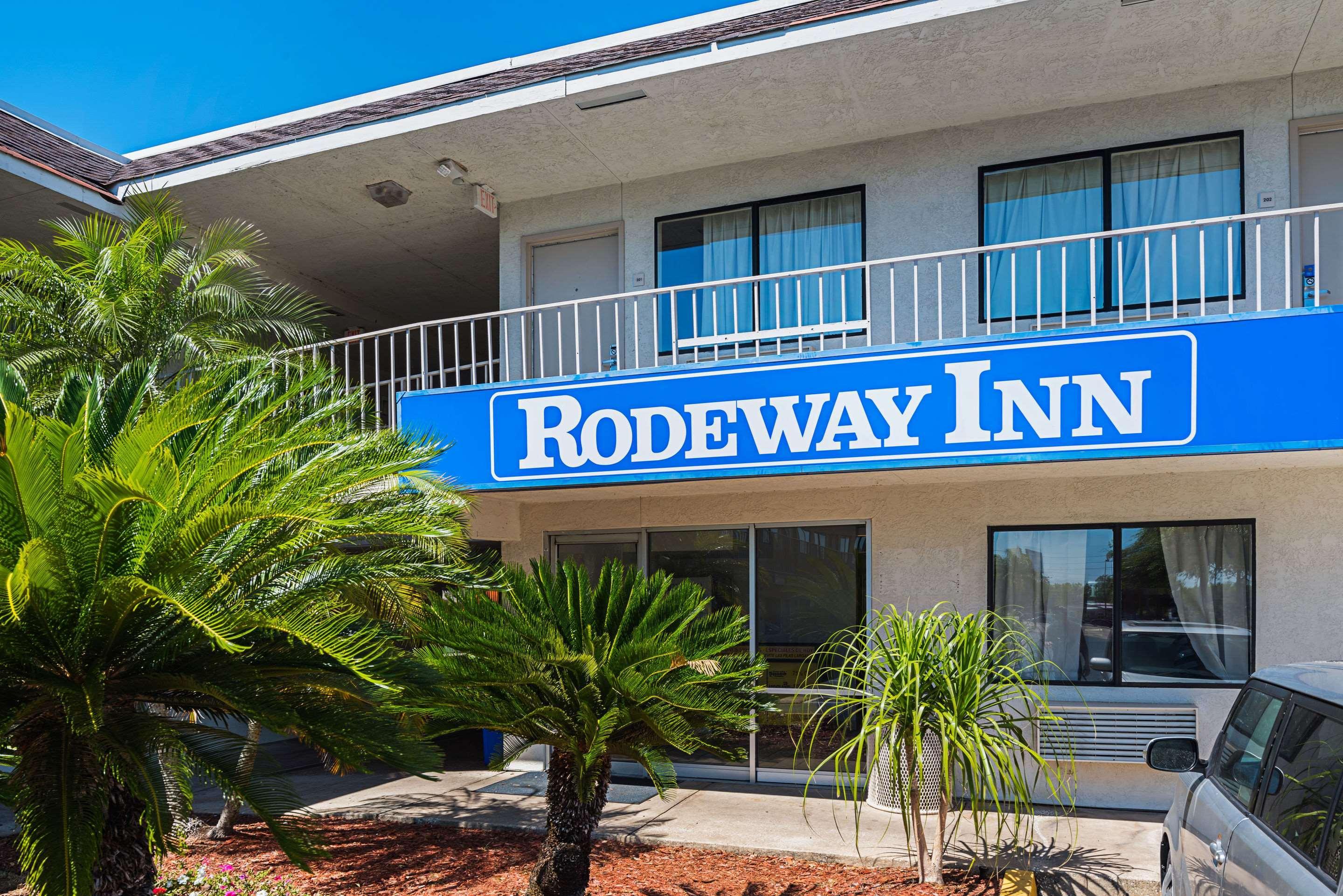 Rodeway Kissimmee Maingate West - Free Theme Park Shuttle Four Corners